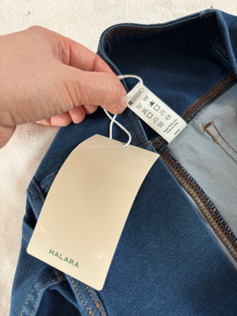 NWT Halara Crossover High Waisted Flare Jeans Medium Tall Lake Blue - Picture 8 of 12